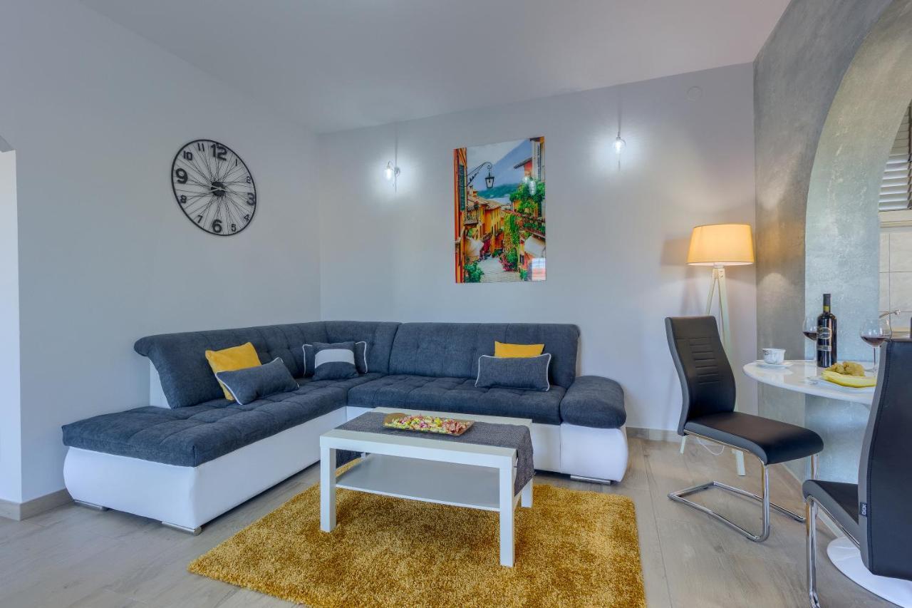 Apartments Pepa Подстрана Екстер'єр фото