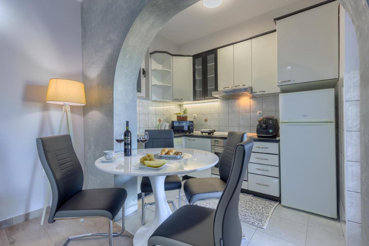 Apartments Pepa Подстрана Екстер'єр фото