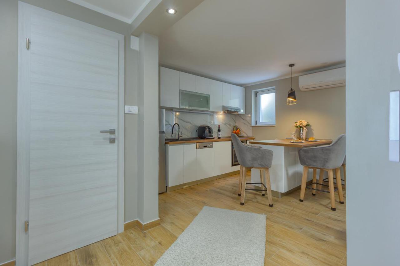 Apartments Pepa Подстрана Екстер'єр фото